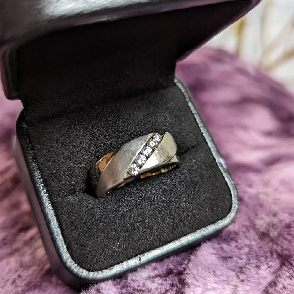 custom Mark Schneider wedding band - Picture 2 of 7